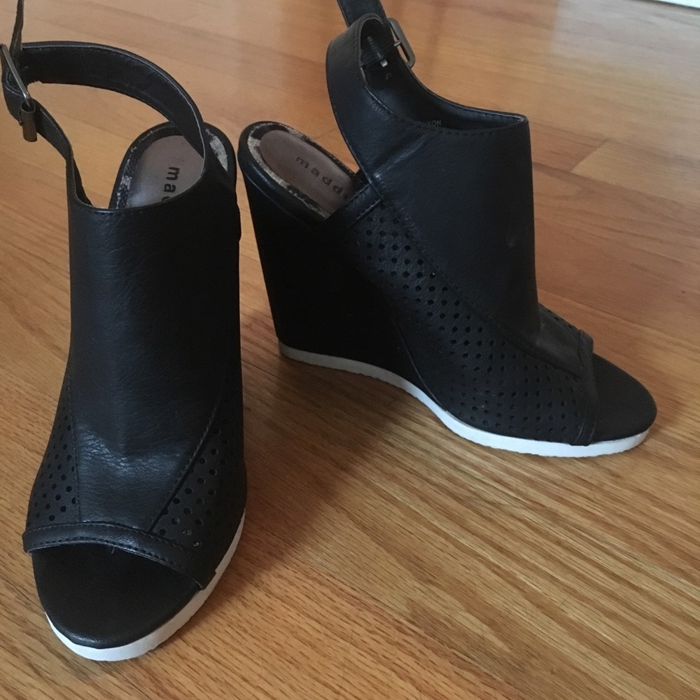 Black Madden Girl Wedges